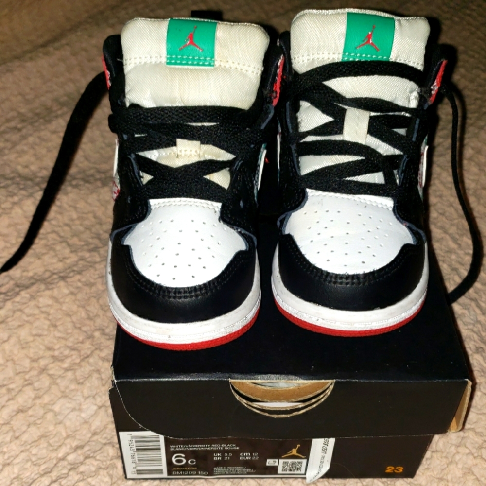 Jordan 1 mid